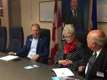 Hosting a roundtable discussion about the federal Liberals’ unfair values test for the Canada Summer Jobs grant program - August 16, 2018