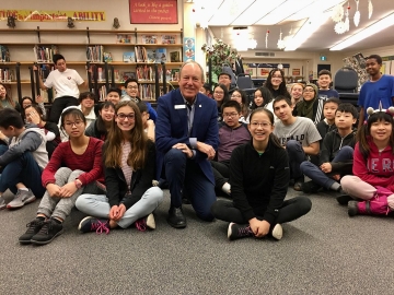 Talking-with-some-very-bright-kids-at-Londonderry-Junior-High-School-Nov.-15.-2019
