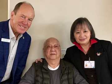 Visiting the Chinese Seniors Lodge - Dec 22, 2017