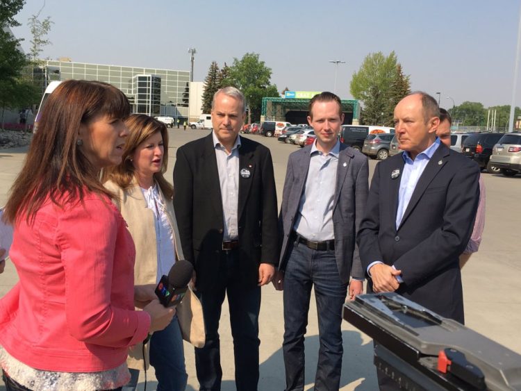 Kerry Diotte with Conservative colleagues and CPC Interim Leader Rona Ambrose touring Northlands relief welcome centre